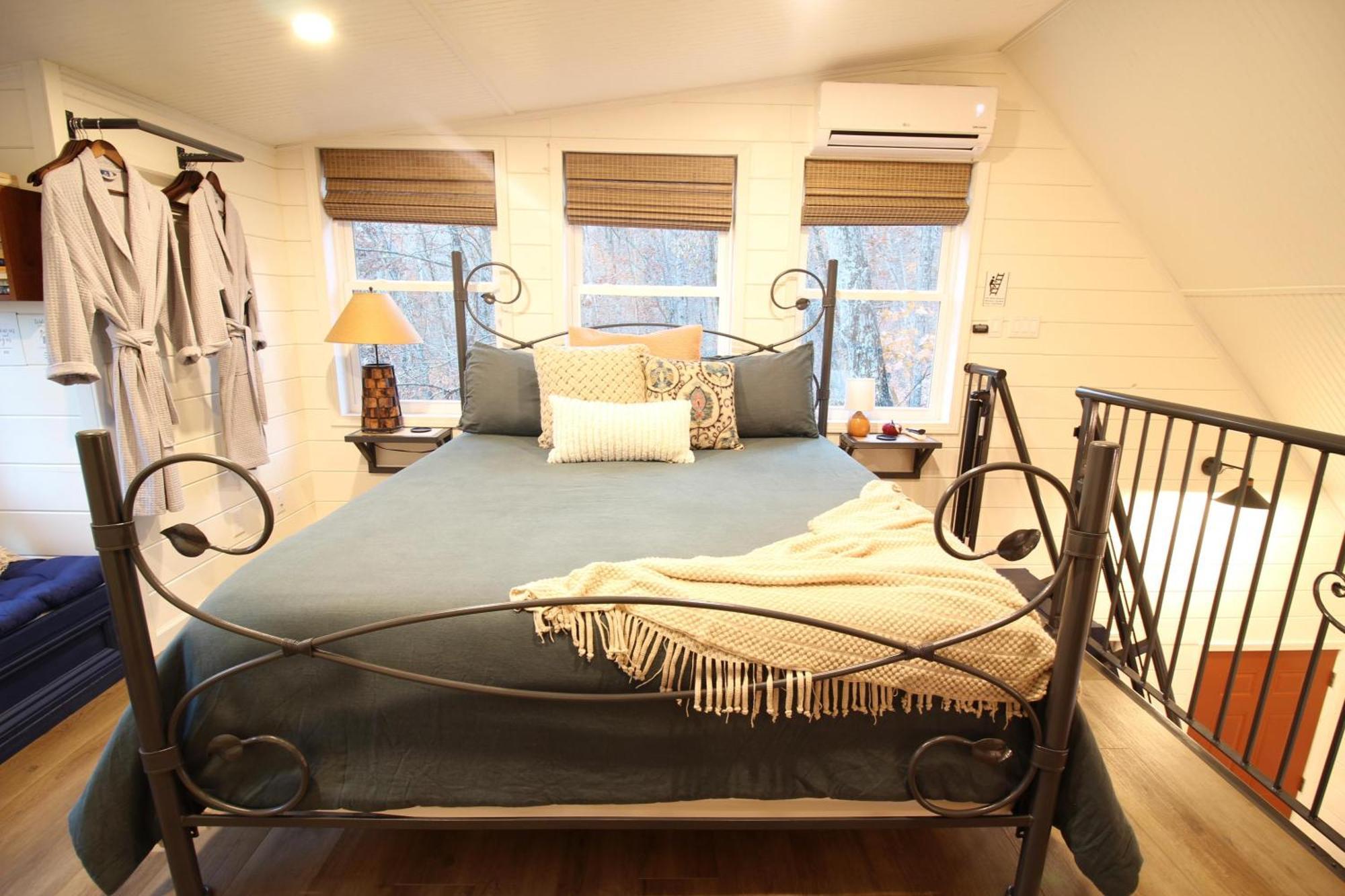 Secluded Treehouse In The Woods - Tree Hugger Hideaway Villa Branson Exterior foto