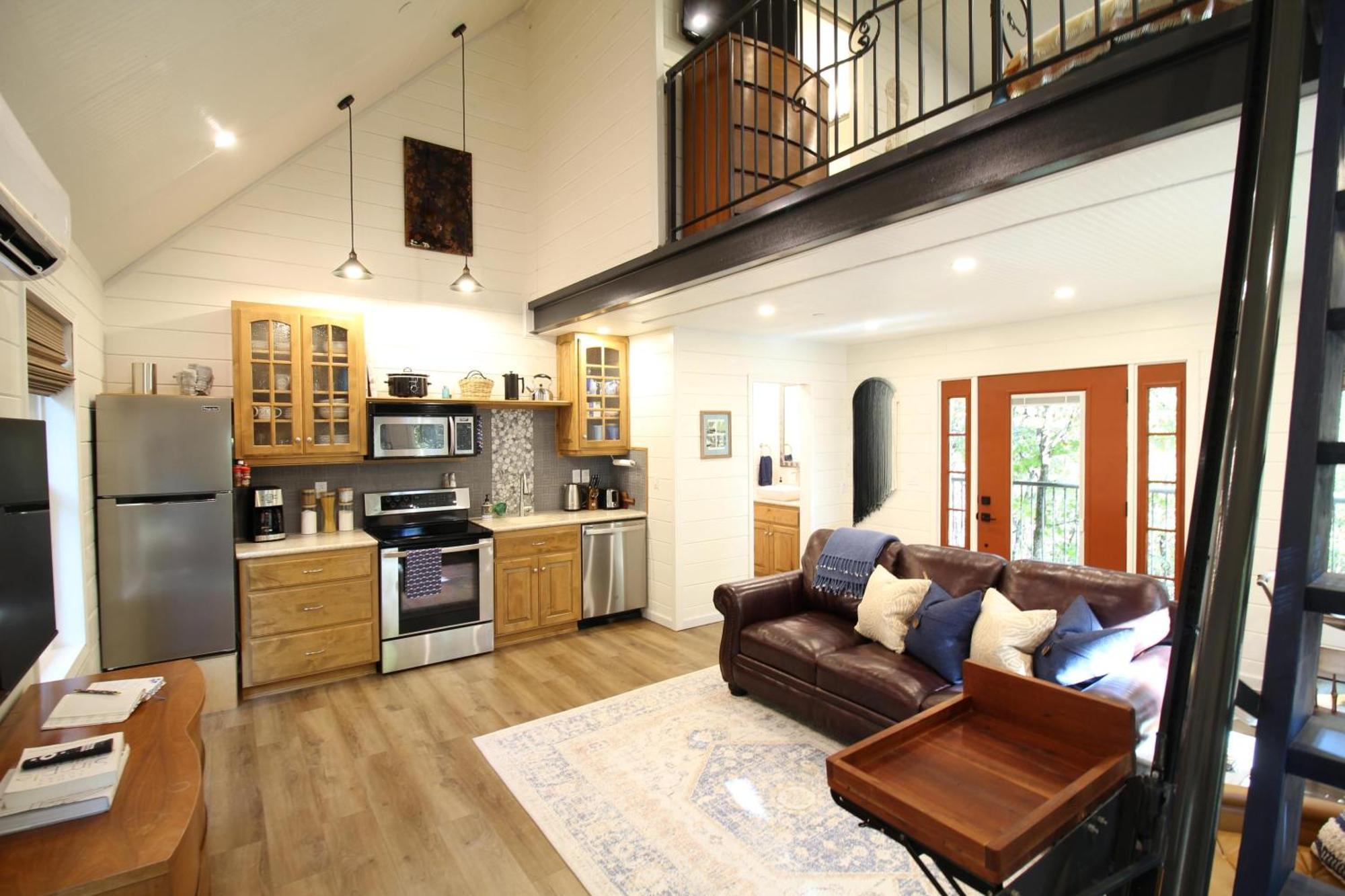 Secluded Treehouse In The Woods - Tree Hugger Hideaway Villa Branson Exterior foto